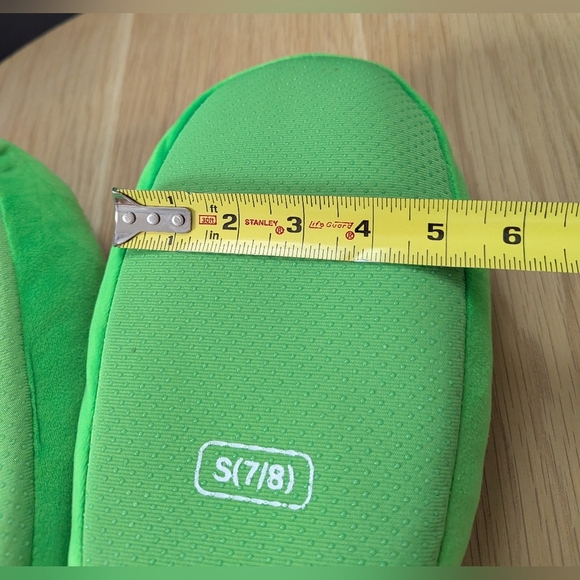 NWT Marvel Avengers Green Hulk Kids Unisex Plush Mooshy Slippers (Sz. Small 7/8) - Picture 8 of 15